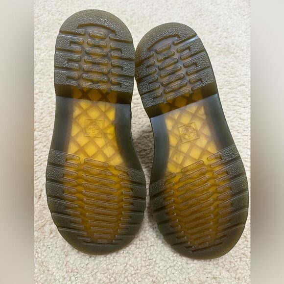 NWT Dr. Martens 1460 Big Kid Girls' Combat Boot Taupe Sz 2 - Picture 11 of 12